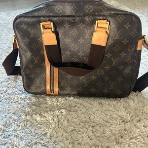 Louis Vuitton unique tote